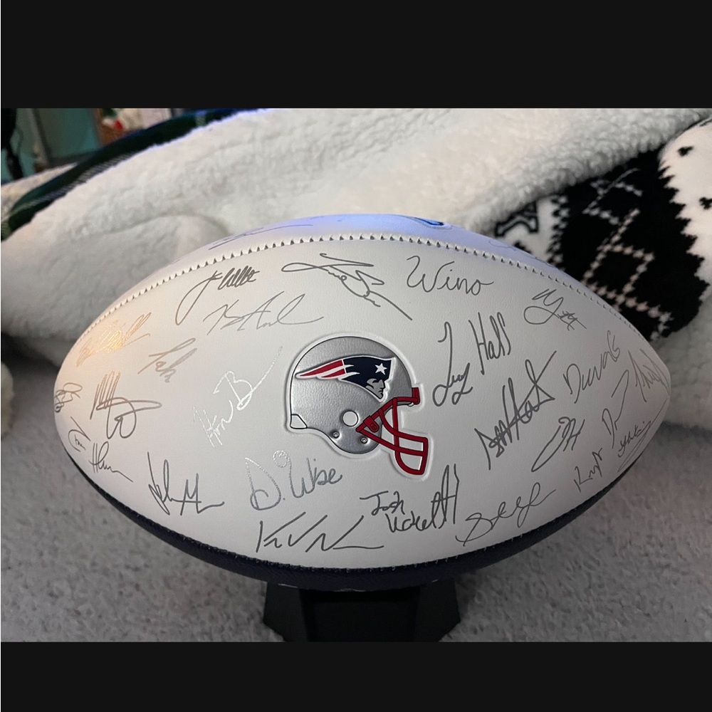 NEW ENGLAND PATRIOTS FOOTBALL 🏈